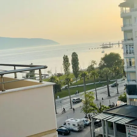 Davide Apartament's Apartment